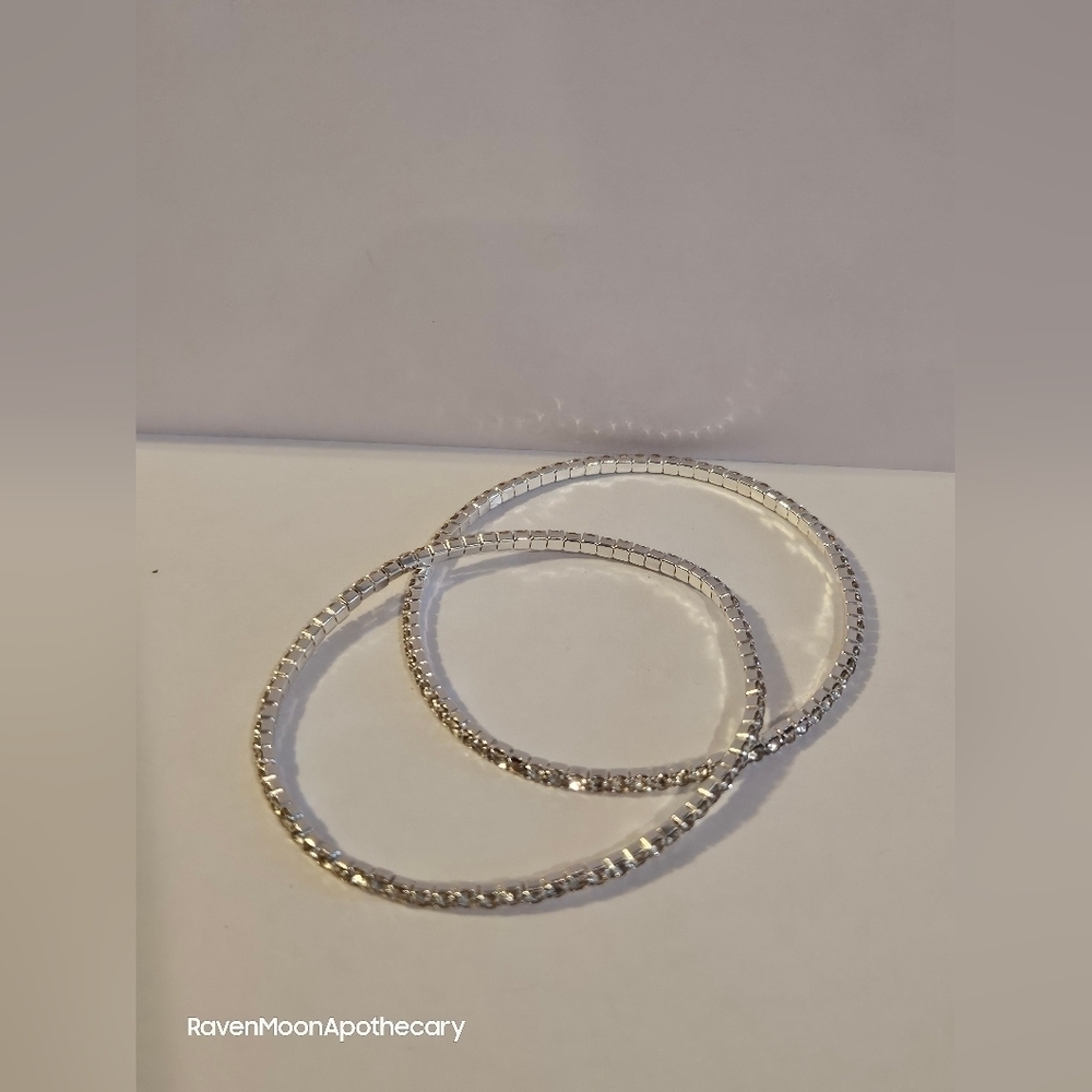 3/15$ B7ndle Deal New Womens Elastic Bracelet Rhinestone Wrist Bracelet 2 count